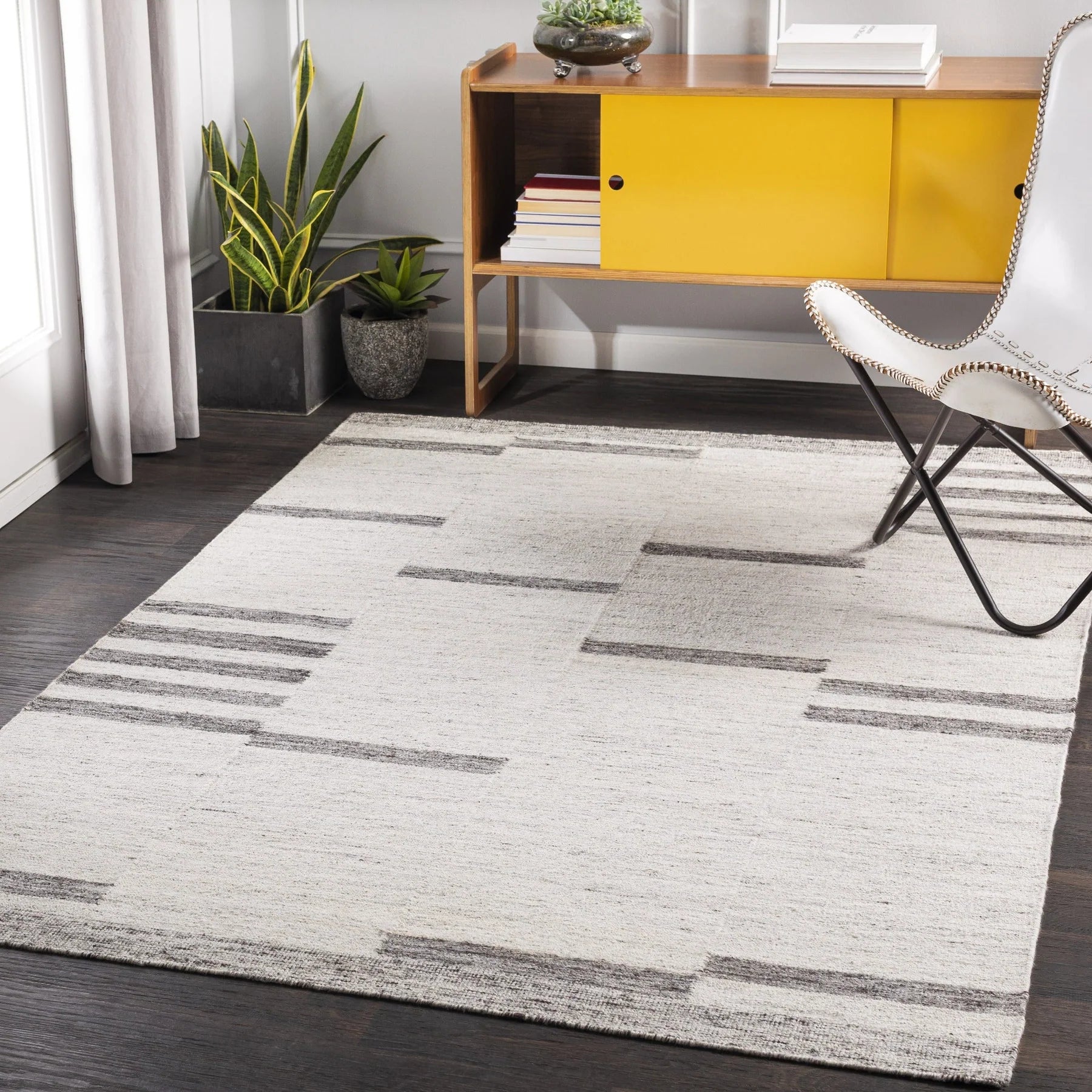 Maji Wool + Viscose Flat Rug: Ivory, Ash